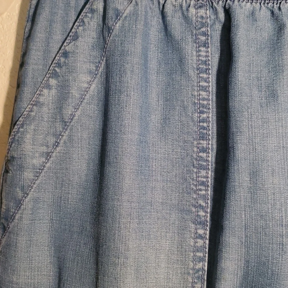 🦋PLATINUM LIGHTWEIGHT DENIM CAPRI PANTS SIZE 1 R (8) - Picture 3 of 10